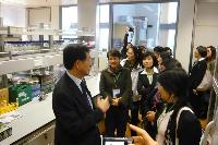 孔敬大學代表團參觀本院實驗室設施